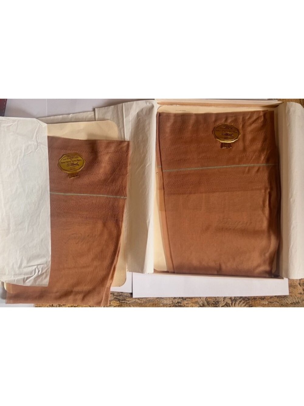 No Mend Lined Stockings 8.5 S Orig Box Tissue Foil Illustrations 2 Pair LN 1950s - Picture 3 of 15